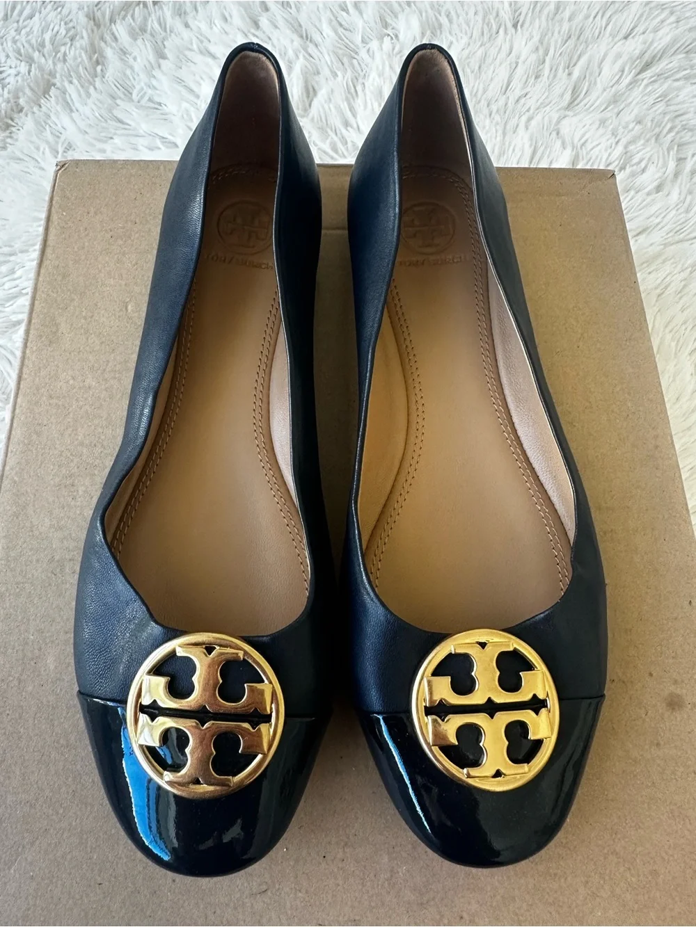 Tory Burch Chelsea Ballet Flats Black Leather Patent Cap Toe Gold Logo Size 8M